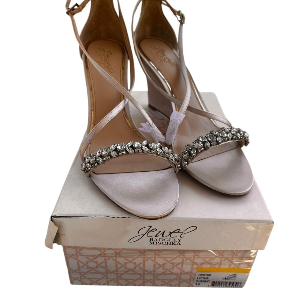 NIB Badgley Mischka Jewel Crystal Embellished Heels - Picture 4 of 9